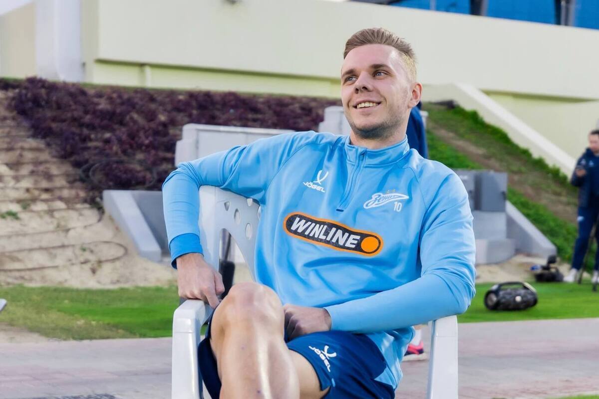 Смолов назвал полузащитника «Зенита» Глушенкова самым перспективным в РПЛ