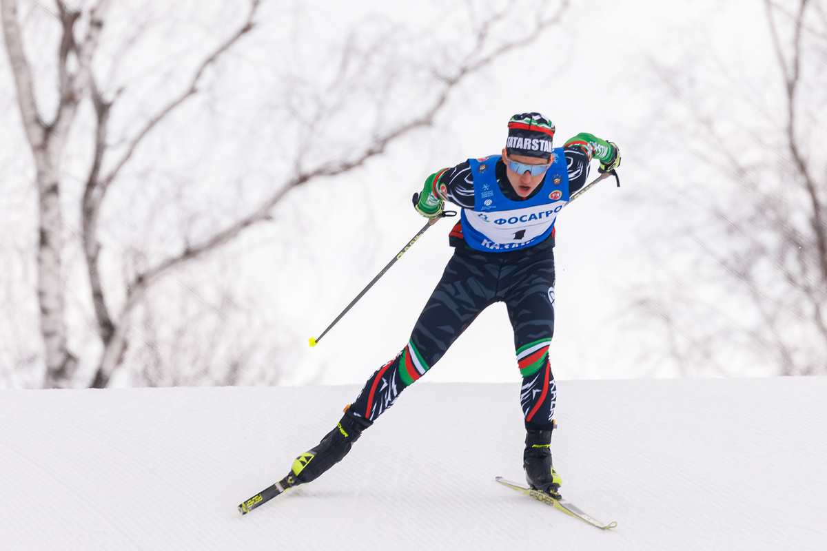 Коростелёв вскрыл пьедестал Кубка мира и смеялся вместе с Клебо: первая медаль России за 4 года